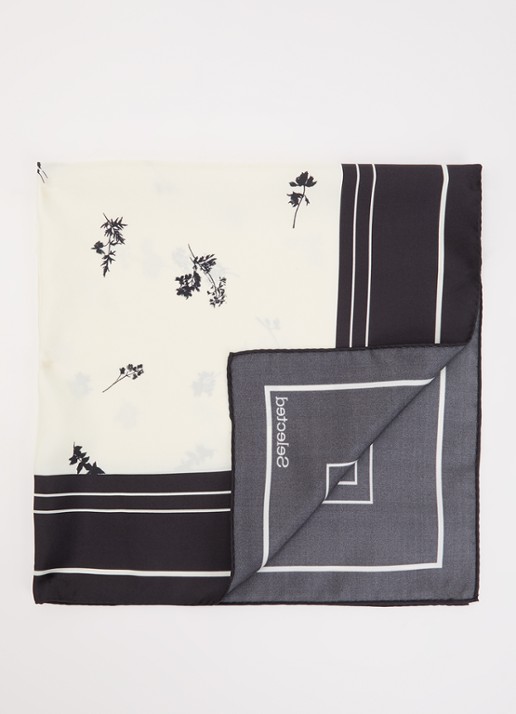 Selected Sara sjaal van zijde met print 60 x 60 cm