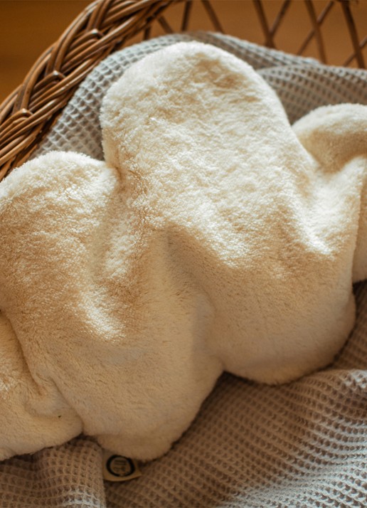 Senger Naturwelt Cloud knuffel met warmtekussen 46 cm - voorkant 2 wit