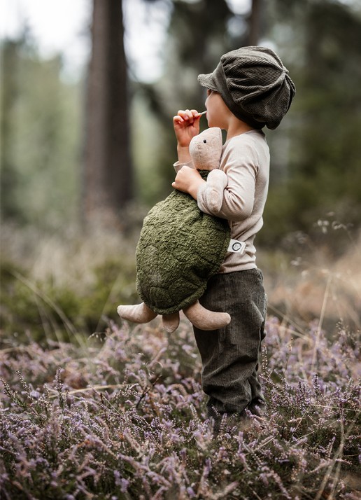 Senger Naturwelt Turtle Large knuffel met warmtekussen 52 cm - voorkant 2 groen