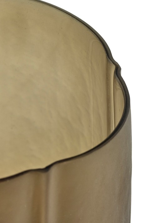 Serax 04 Gevormde vaas van mondgeblazen glas 22.5 cm - detail bruin