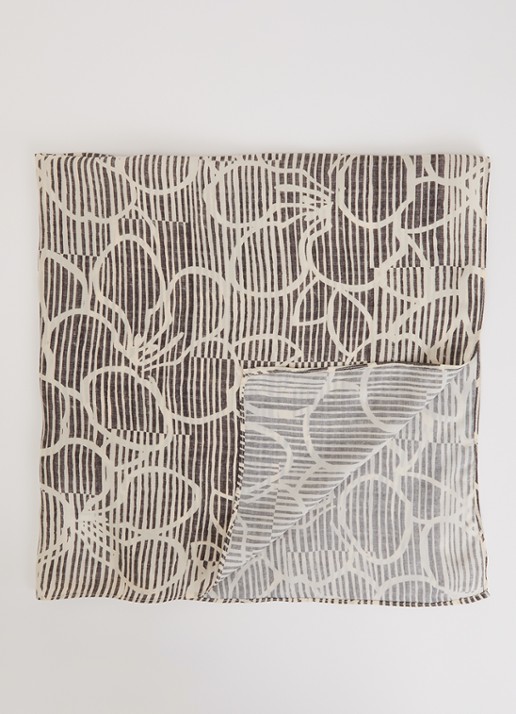 Sessùn Scarvi sjaal met print 60 x 60 cm - voorkant 3 bruin
