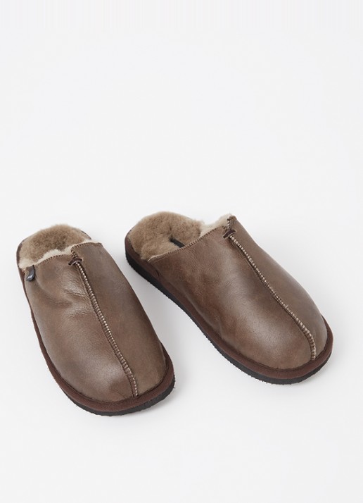 Shepherd Hugo pantoffel van schapenleer - detail 5 taupe