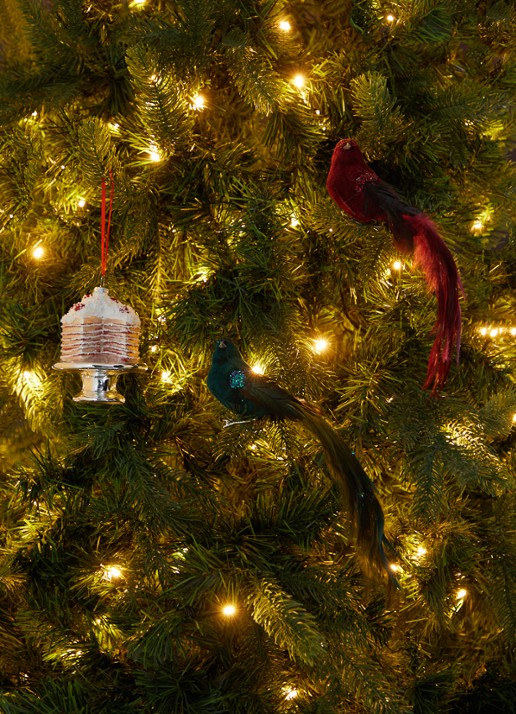 Shishi Velvet vogel kerstornament 28 cm - voorkant 3 groen