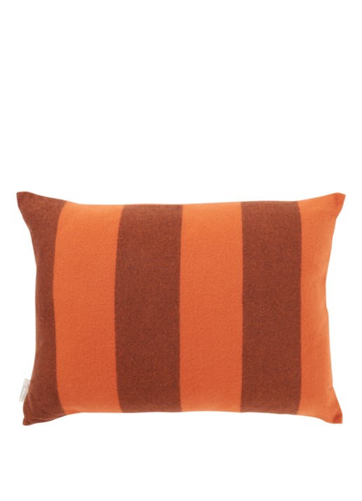Silkeborg Uldspinderi The Sweater sierkussen 50 x 70 cm - voorkant oranje