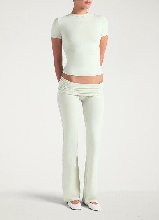 SKIMS Cotton Jersey mid waist straight fit loungebroek - detail 5 lichtgroen