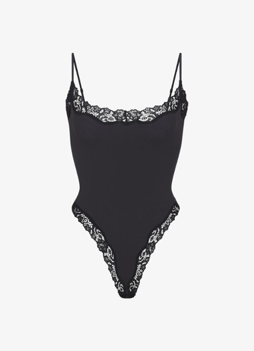 SKIMS Fits Everybody Lace stringbody  - voorkant zwart
