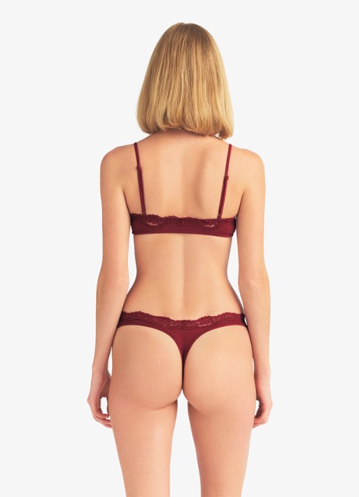 SKIMS Fits Everybody Lace tanga met kant - achterkant 5 bordeauxrood