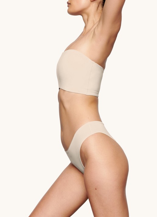 SKIMS Fits Everybody strapless bh  - detail 2 zand