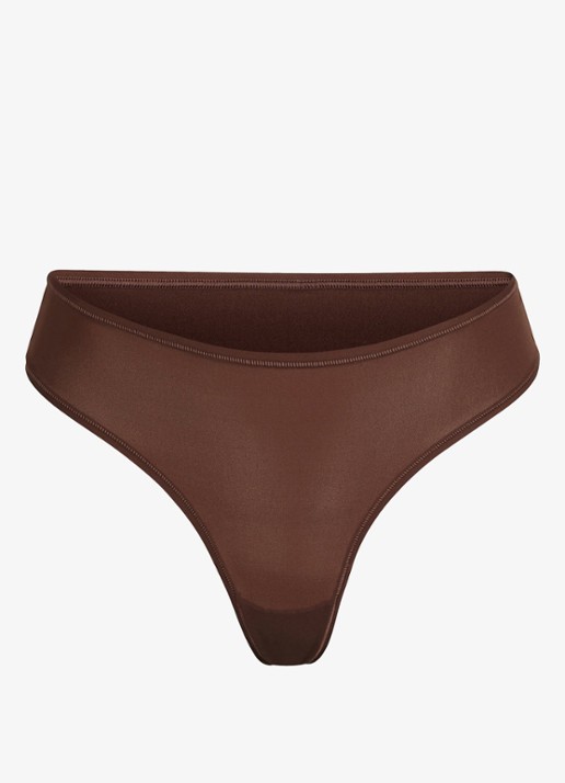 SKIMS Fits Everybody string - voorkant 3 chocoladebruin