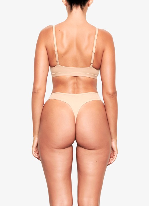 SKIMS Fits Everybody triangle bralette - achterkant 4 naturel