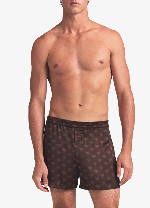 SKIMS Sateen Sleep boxershorts met print - detail 2 cocoa heart halfdrop