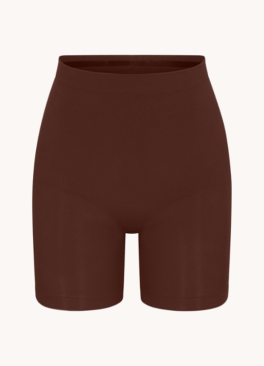 SKIMS Seamless Sculpt high waisted corrigerende short - voorkant 4 donkerbruin