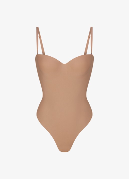 SKIMS Skims Body corrigerende stringbody met beugel - voorkant 2 taupe