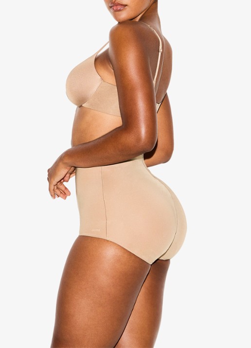 SKIMS Skims Body mid waisted slip met padding  - detail 2 beige