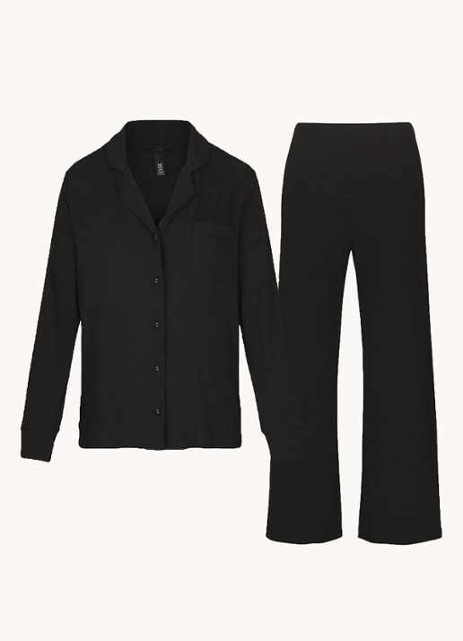 SKIMS Soft Lounge pyjamaset met borstzak en ribstructuur - voorkant 4 zwart