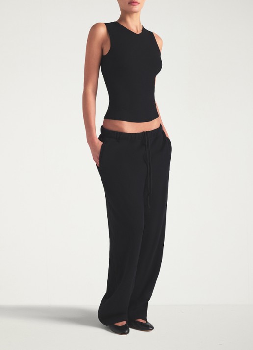 SKIMS Soft lounge V nek tank - detail 5 zwart