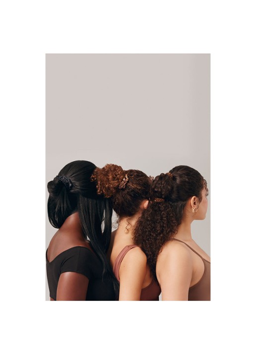 slip Pure Silk Skinny Scrunchies - zijden haarelastiek - detail 4 dark brown