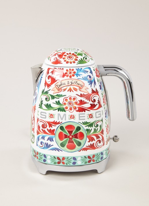 SMEG Dolce & Gabbana Sicily is my Love waterkoker 1,7 liter CL.35953 - voorkant 2 sicily is my love