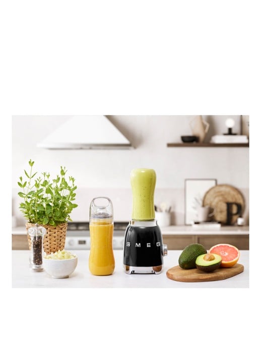 SMEG Personal blender 0,6 liter PBF01BLEU - detail 4 zwart