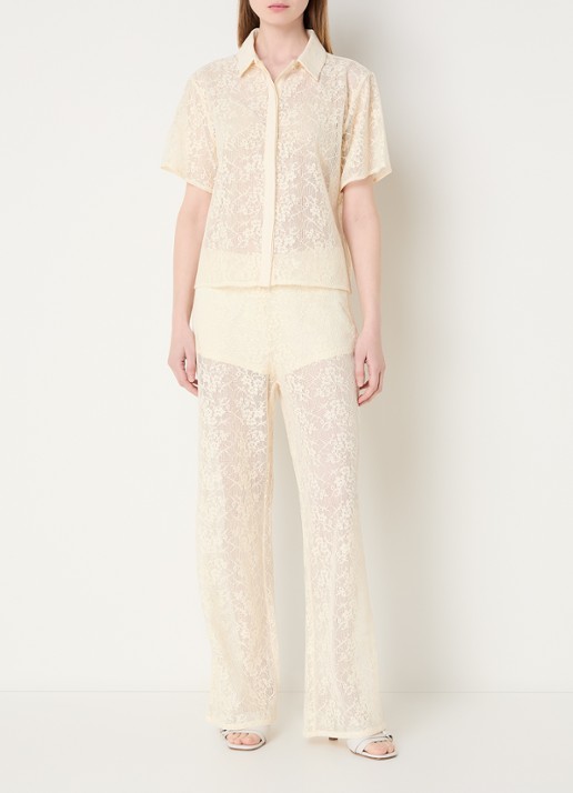 Sofie Schnoor Camela semi transparante blouse van crochet - voorkant 3 gebroken wit