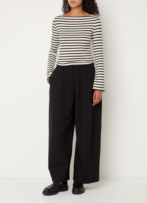 Sofie Schnoor Cece top met boothals en streepprint - voorkant 2 creme