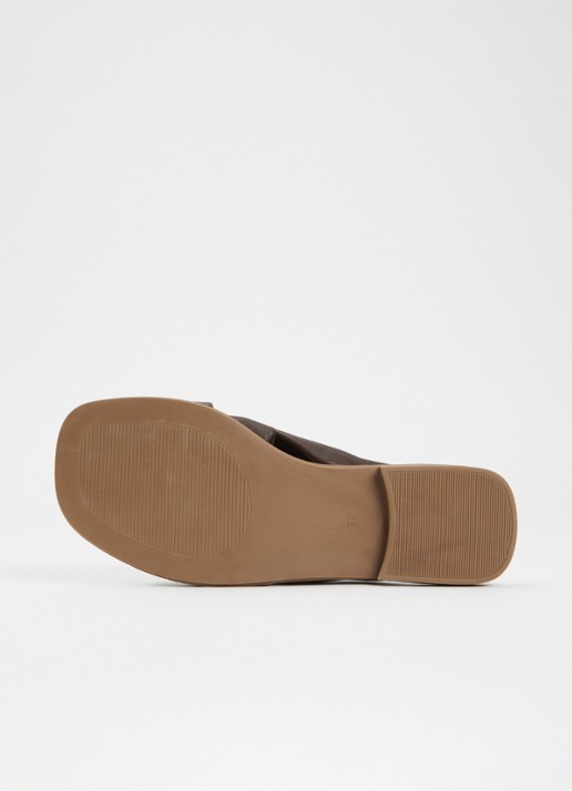 Sofie Schnoor Dagmarsw slipper van leer met knoopdetail - detail 4 hazelnootbruin