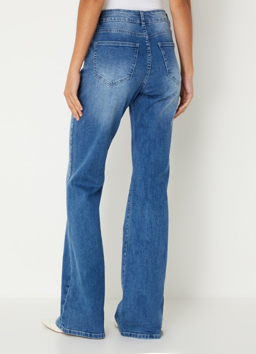 Sofie Schnoor Firenze high waist flared jeans met paspelzakken - achterkant 4 indigo