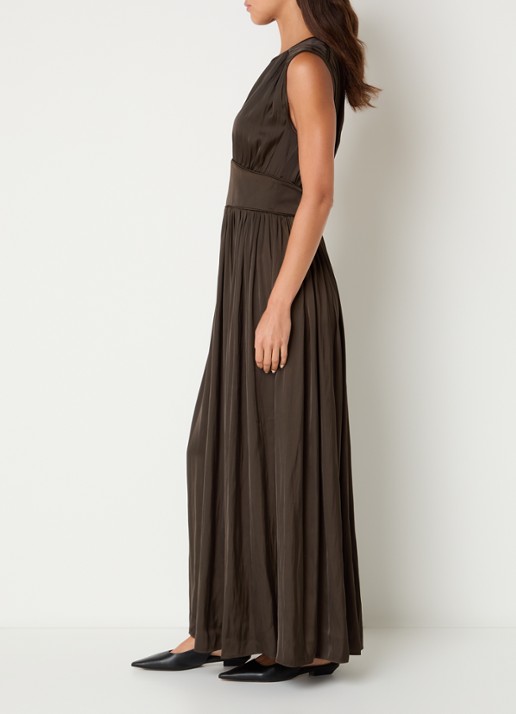 Sofie Schnoor Linsw maxi jurk met plooidetail - voorkant 2 donkerbruin