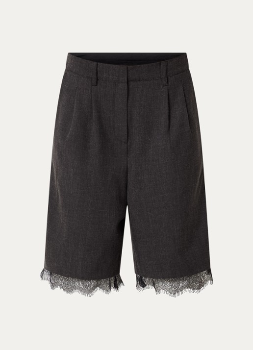 Sofie Schnoor Luciasw high waist wide fit korte broek met details van kant - voorkant 3 antraciet