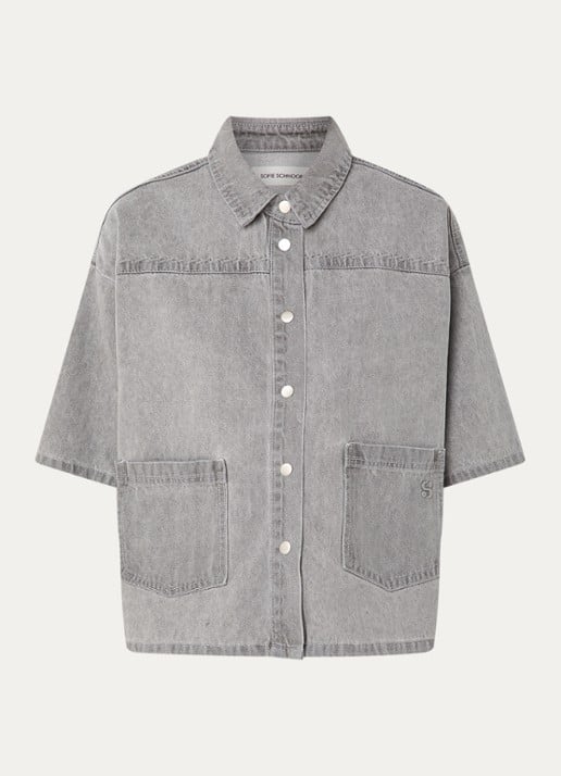 Sofie Schnoor Melissa blouse van denim met opgestikte zakken - voorkant 2 lichtgrijs