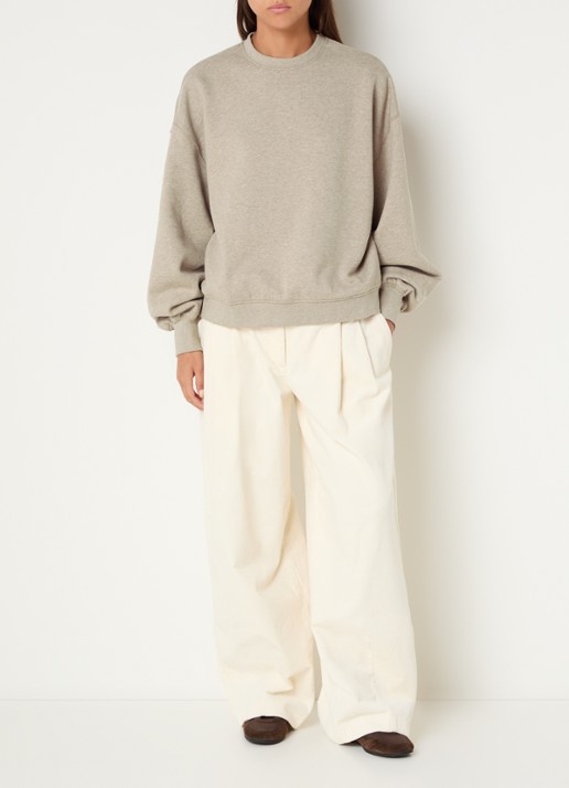 Sofie Schnoor Otila oversized sweater met backprint - voorkant 3 beige