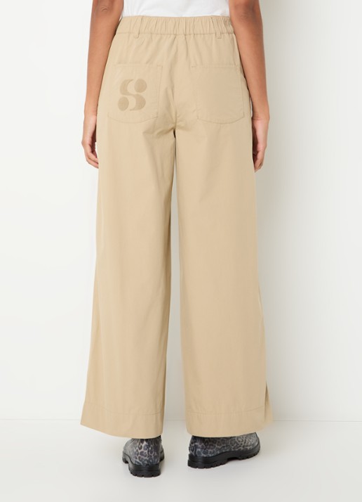 Sofie Schnoor Reine mid waist wide fit chino  - achterkant zand