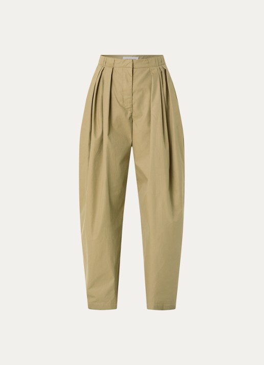 Sofie Schnoor Tamarasw mid waist balloon fit chino met plooidetail en steekzakken  - voorkant 3 khaki