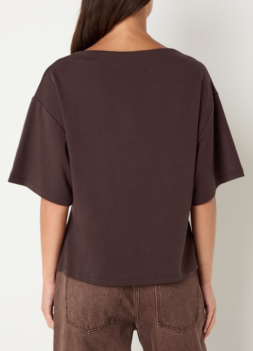 Sofie Schnoor Teasw T-shirt met boothals - achterkant 3 donkerbruin