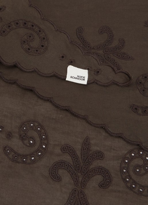 Sofie Schnoor Teasy sjaal met paisly borduring 105 x 30 cm - detail donkerbruin