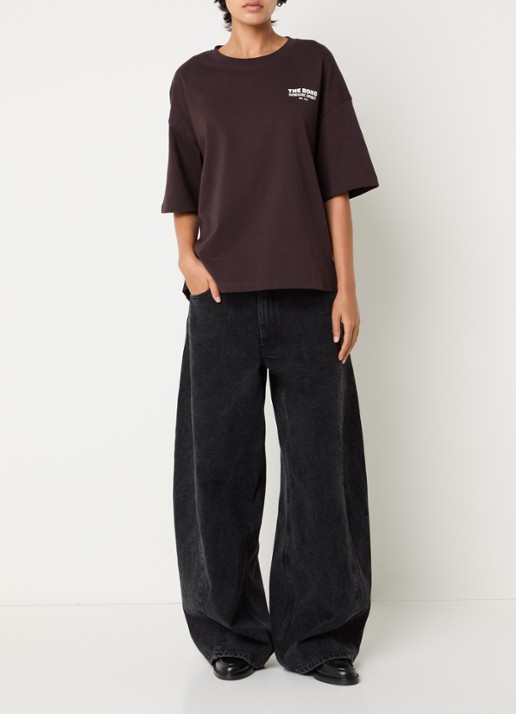 Sofie Schnoor Verasw T-shirt met front- en backprint - voorkant 3 donkerbruin