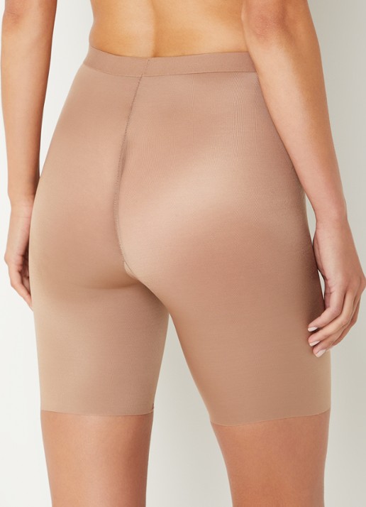 SPANX Invisible corrigerende short met glanzende finish - achterkant lichtbruin