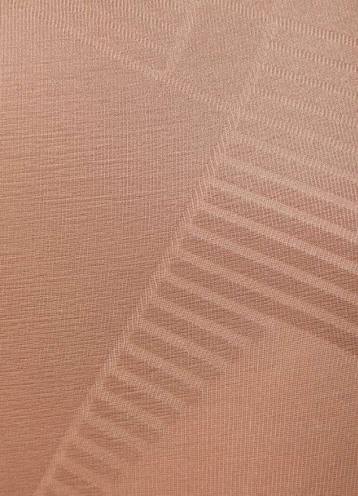 SPANX Invisible Midthigh corrigerende short met glanzende finish - detail 4 lichtbruin