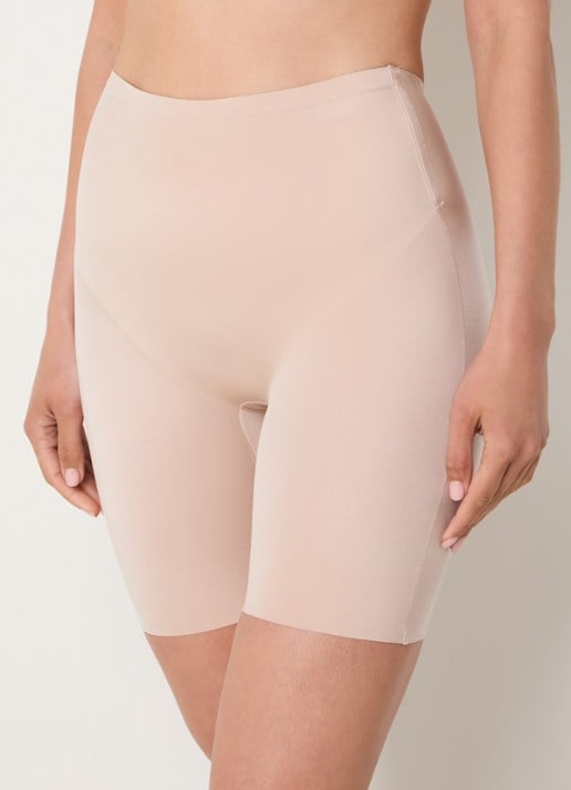 SPANX SPANXshape™ Suit Your Fancy Low-Back Mid-Tigh corrigerende short - detail beige