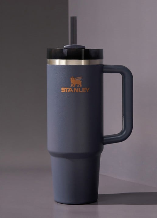 Stanley De Quencher® H2.O FlowState™ thermosfles 0,89 liter - voorkant 4 twilight / donkerblauw