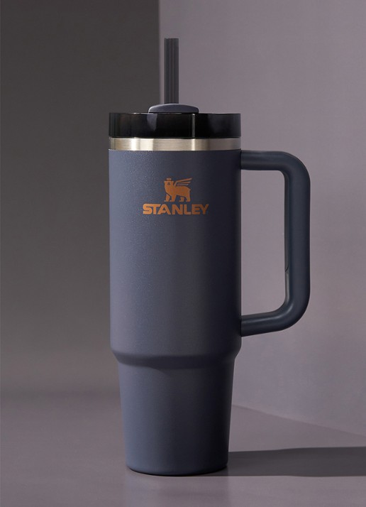Stanley De Quencher® H2.O FlowState™ thermosfles 0,89 liter - voorkant 2 twilight / donkerblauw