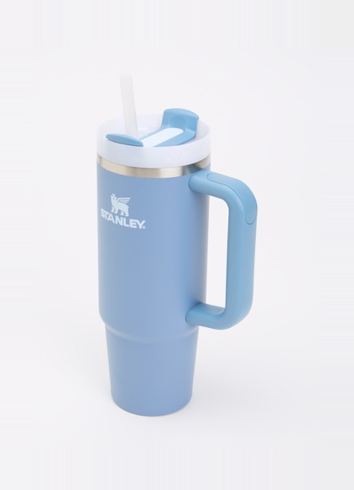 Stanley De Quencher® H2.O FlowState™ thermosfles 0,89 liter - voorkant 2 staalblauw