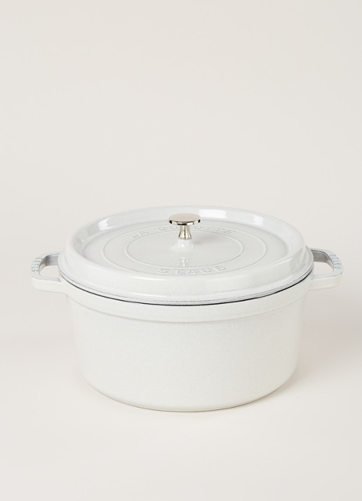 Staub Cocotte braad-/stoofpan Ø28 cm - voorkant 2 lichtgrijs