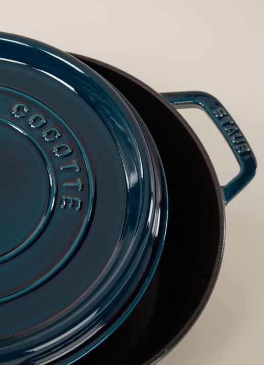 Staub Ronde cocotte Ø24 cm - detail flessengroen