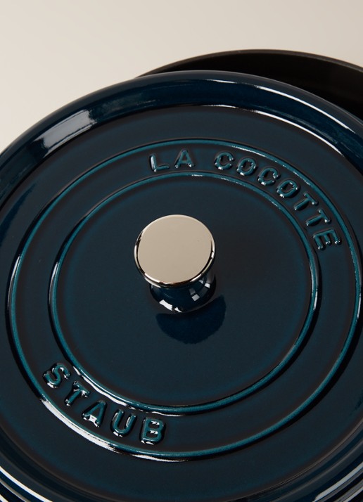 Staub Ronde cocotte 26 cm  - detail flessengroen