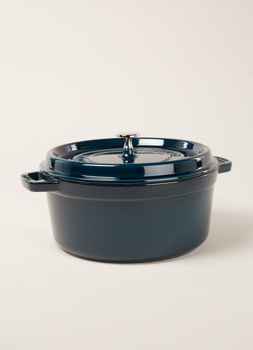 Staub Ronde cocotte 26 cm  - voorkant 3 flessengroen