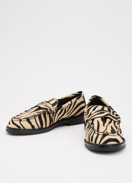 Steve Madden Adison-A loafer van leer met zebraprint - detail creme