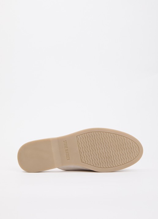 Steve Madden Patrizia loafer van suède - detail 4 wit