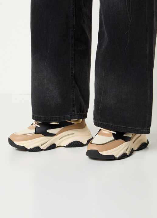 Steve Madden Progressive sneaker met metallic finish - voorkant 2 camel