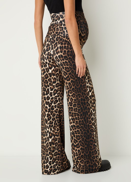 Stieglitz Sabrina high waist flared fit zwangerschapsbroek met panterprint - achterkant 3 bruin